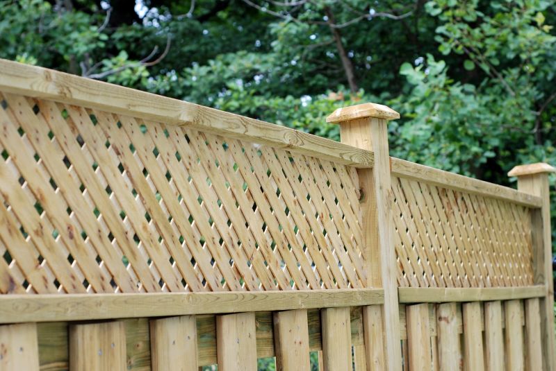 Privacy Fence with Lattice Top